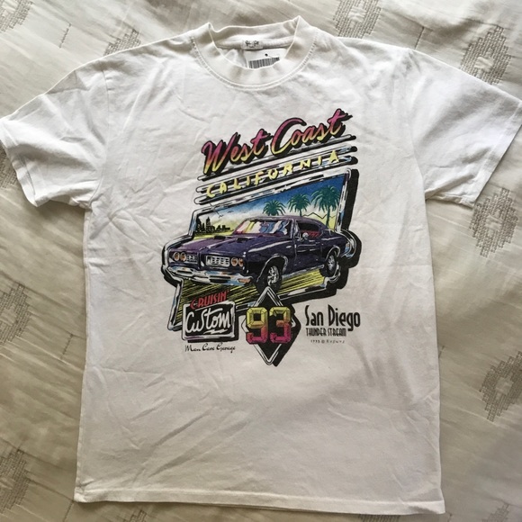 Brandy Melville Tops - NWT West Coast Cruisin graphic tee
